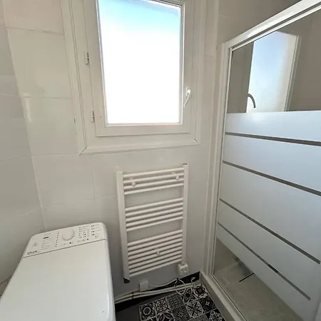 Apartment T2 Renove Pres De La Avec Balcon A - Fr-1-388-222